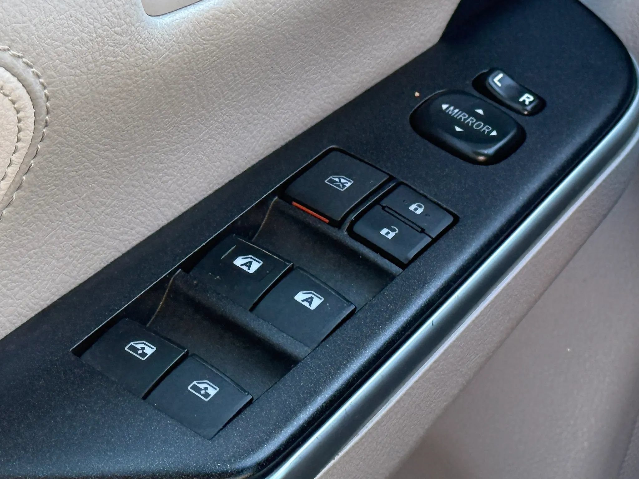 Used 2015 Toyota Camry XLE FWD image 23