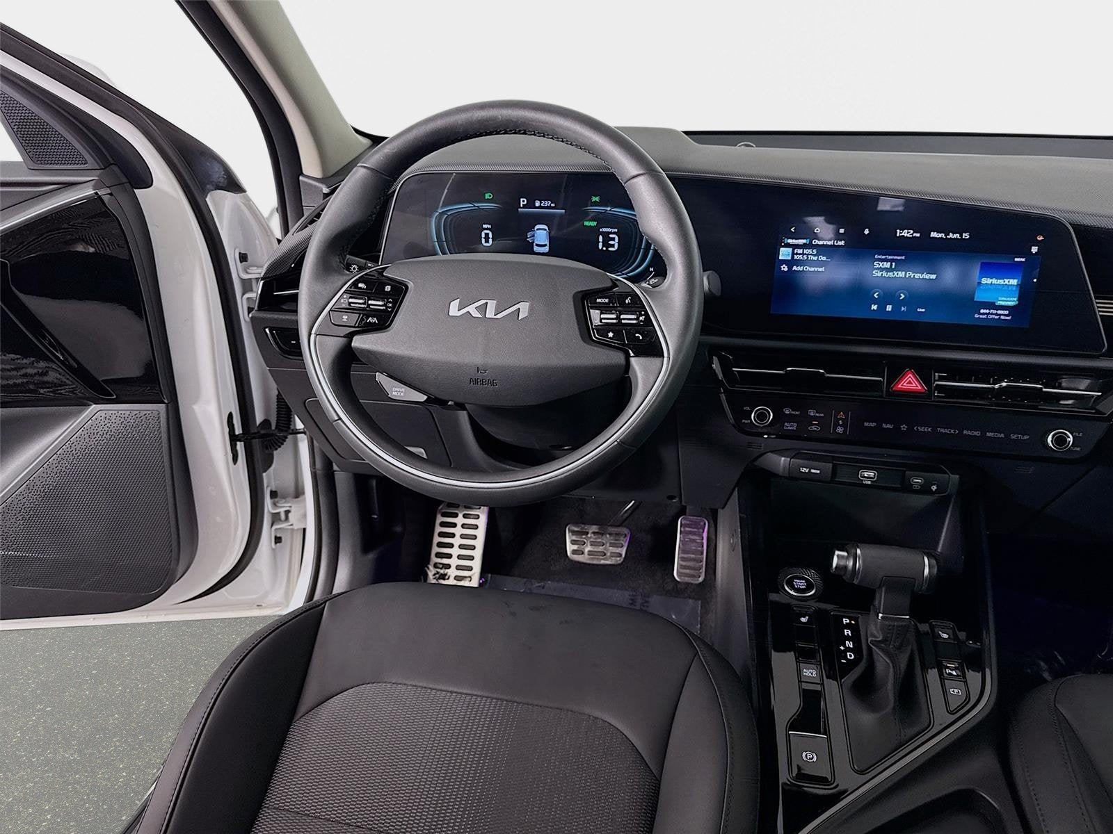 Certified 2023 Kia Niro EX Touring FWD image 24