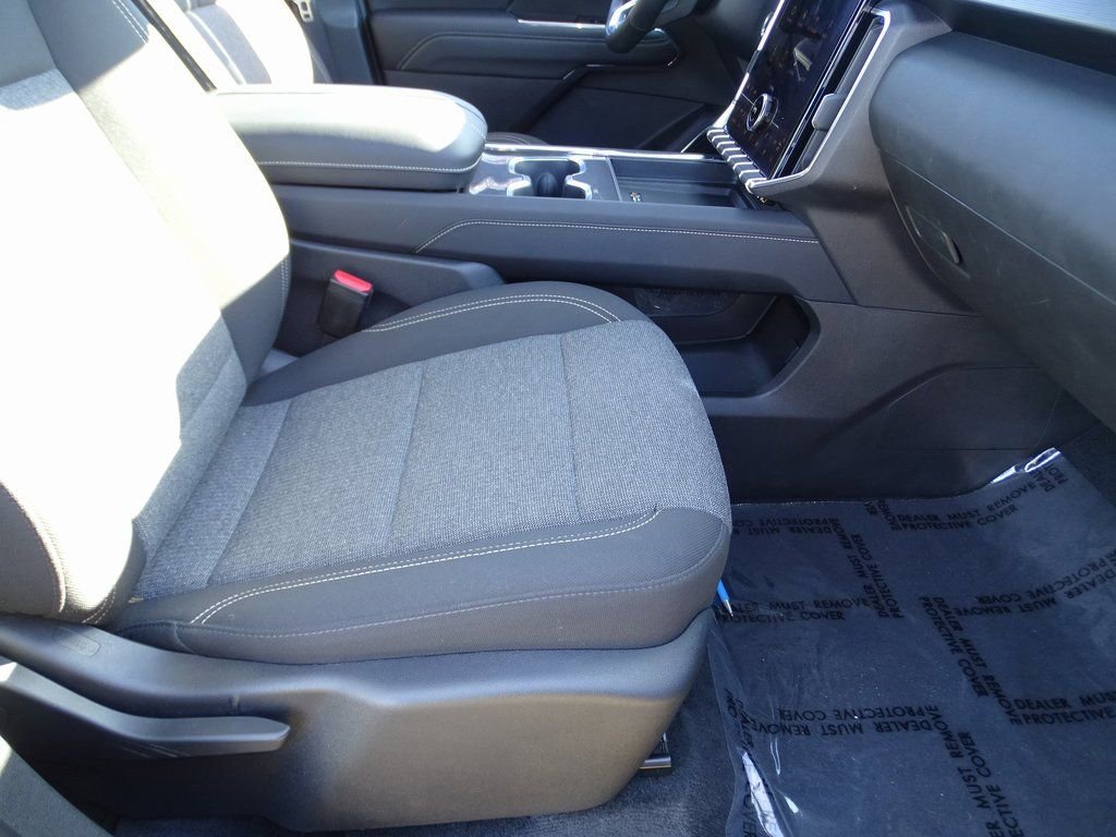 Used 2025 GMC Acadia Elevation image 12