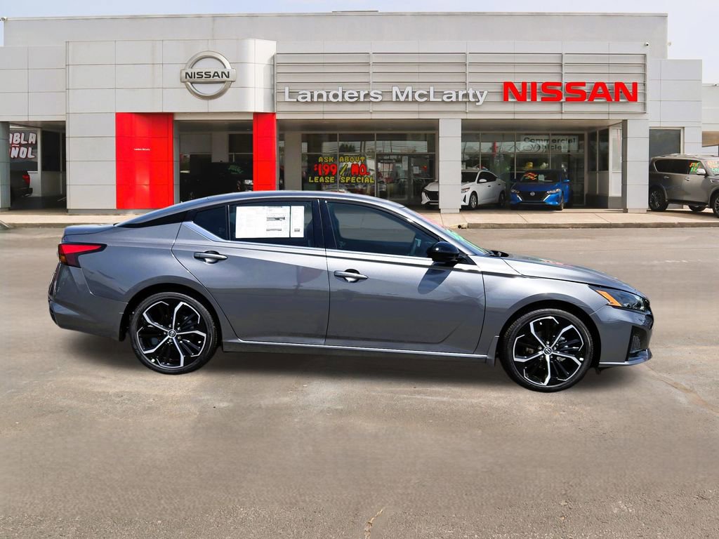 New 2026 Nissan Altima 2.5 SR w/ SR Premium Package FWD image 2