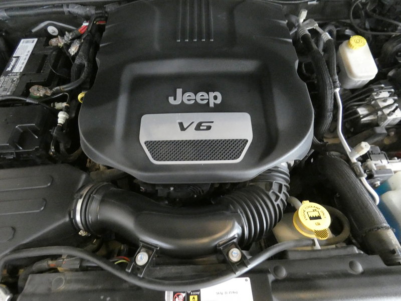 Used 2016 Jeep Wrangler Unlimited Sahara w/ Mopar Chrome Edition Group AWD/4WD image 25