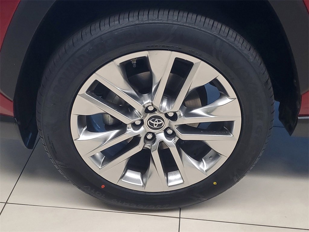 Used 2019 Toyota RAV4 XLE Premium image 4