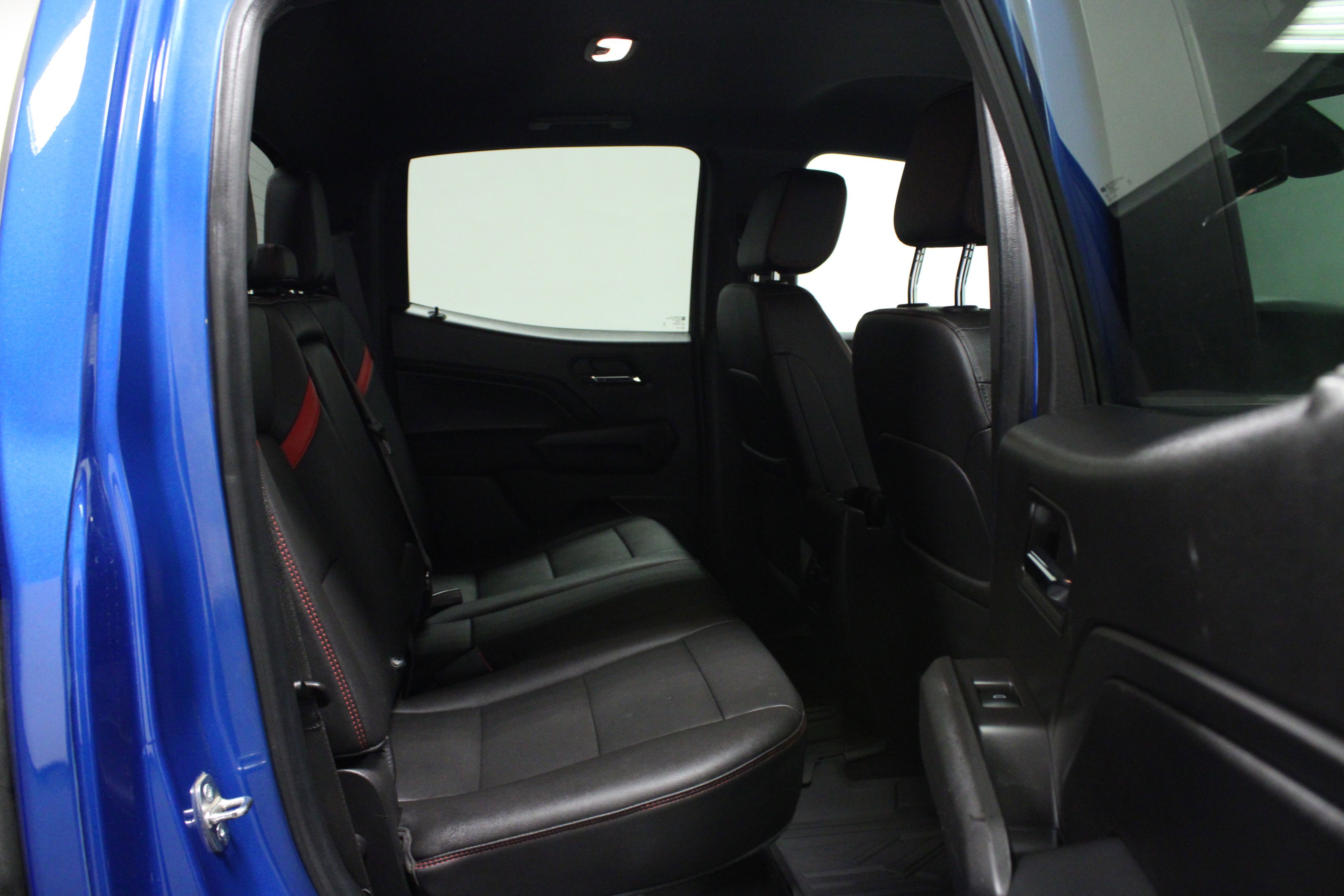 Used 2023 Chevrolet Colorado Z71 w/ Z71 Convenience Package 2 image 15