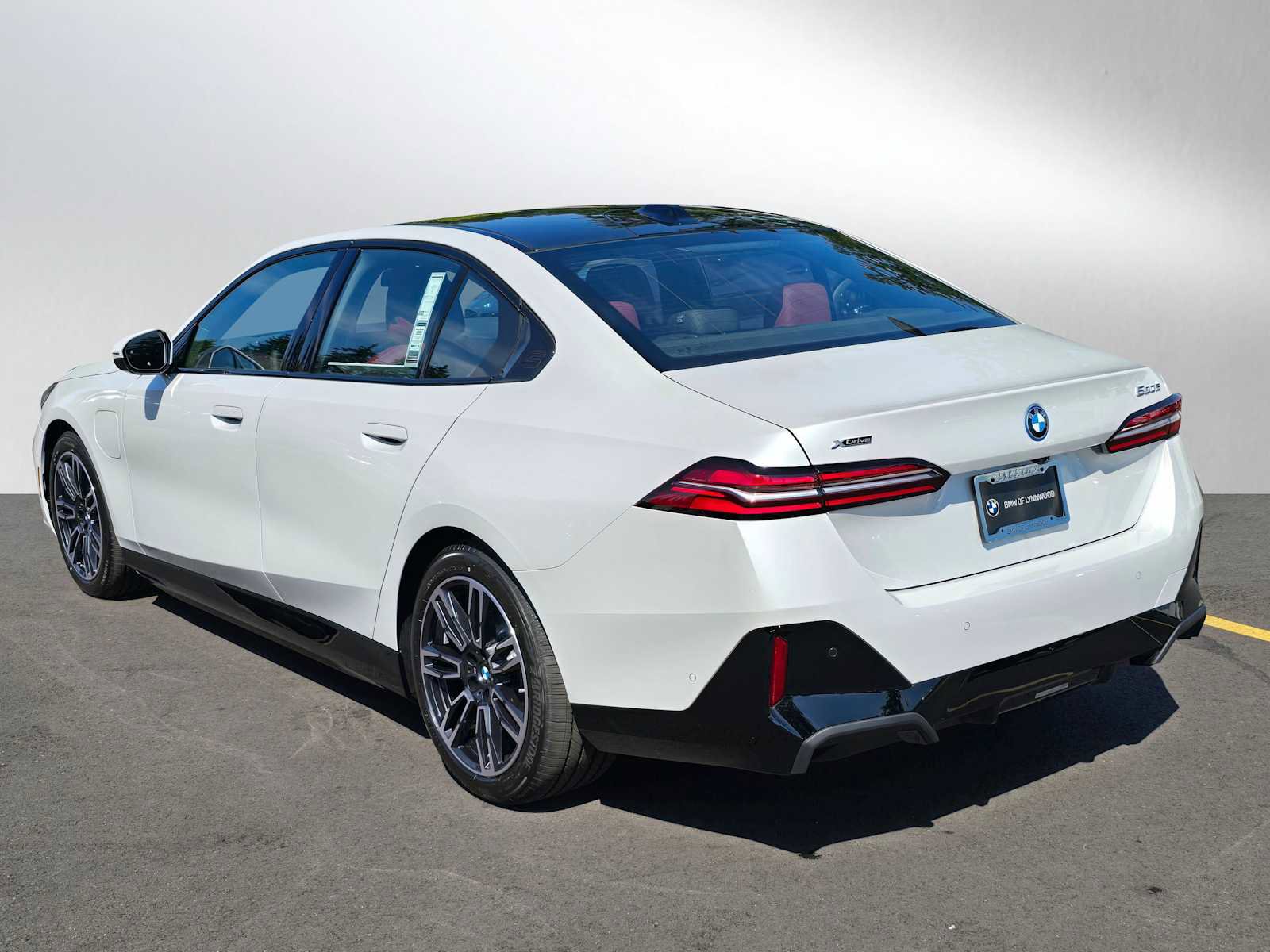 New 2026 BMW 550e xDrive 550e xDrive image 5