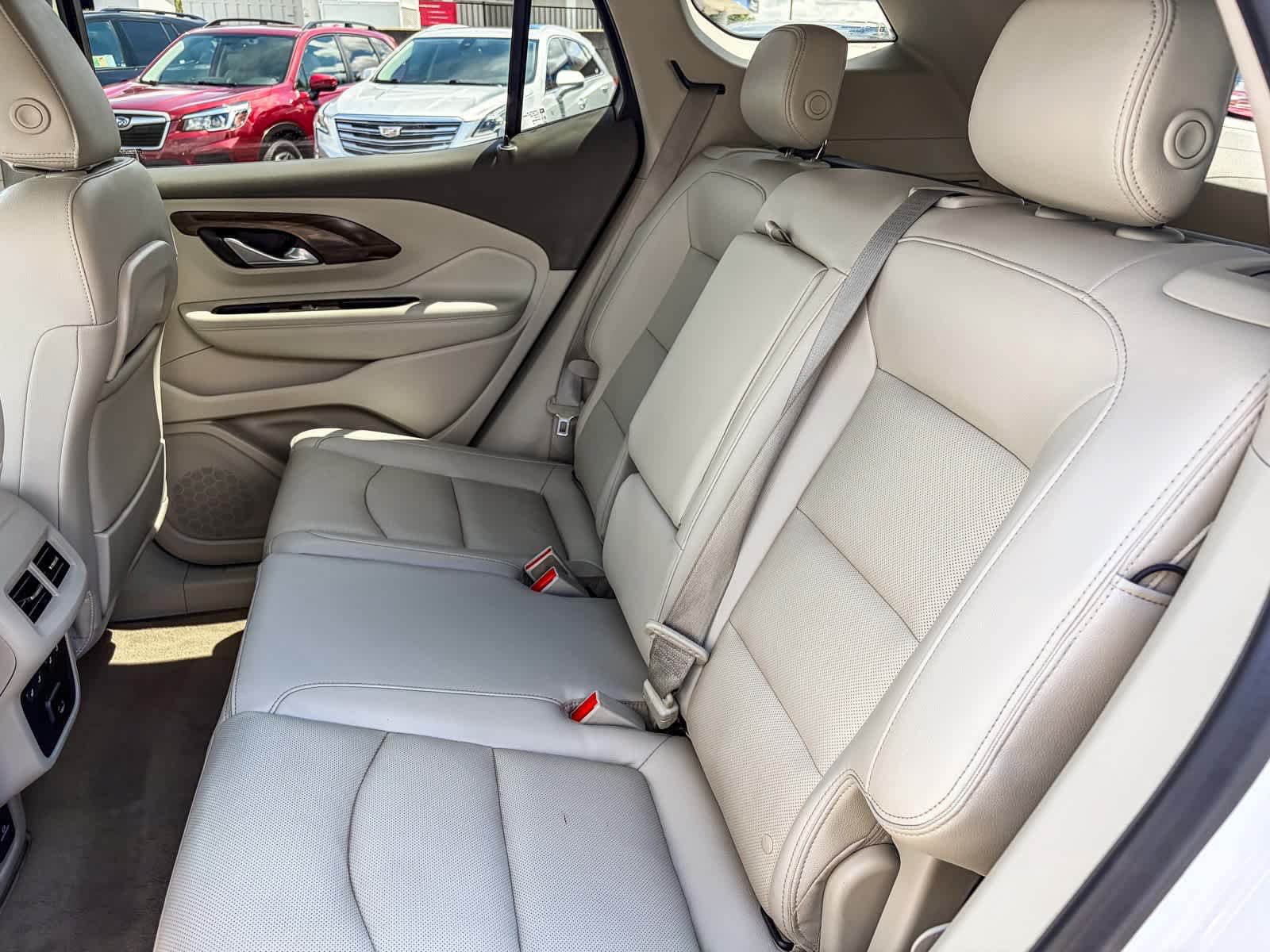 Used 2020 GMC Terrain Denali w/ Denali Premium Package FWD image 17