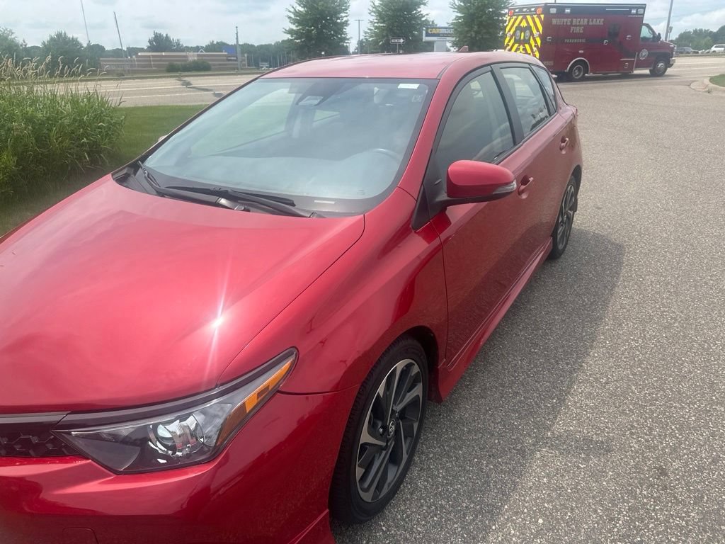 Used 2017 Toyota Corolla iM FWD image 4