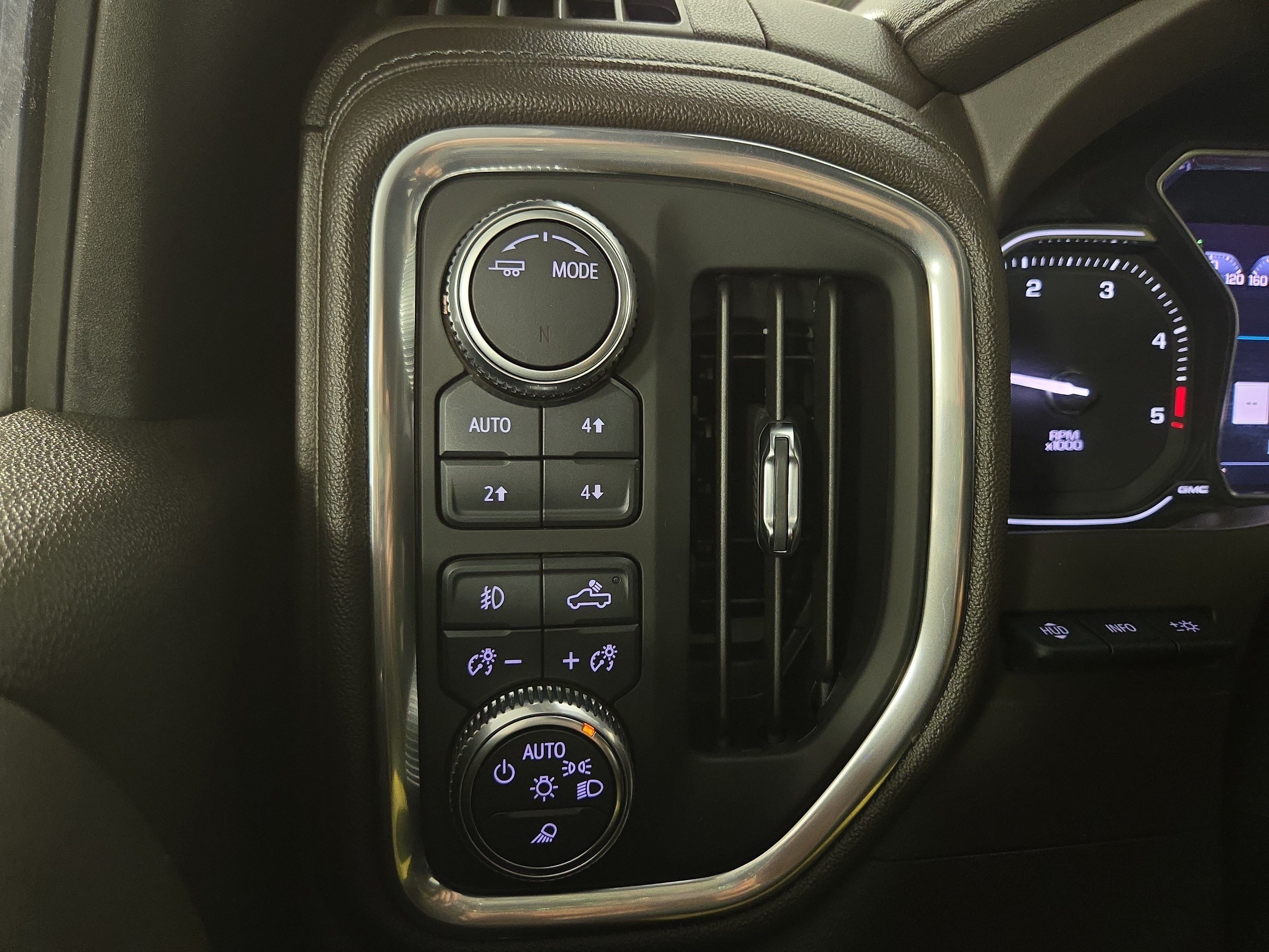 Certified 2020 GMC Sierra 3500 Denali w/ Denali Ultimate Package AWD/4WD image 26