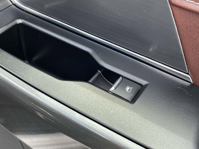 Used 2023 Ford F150 Lariat w/ Max Trailer Tow Package image 18