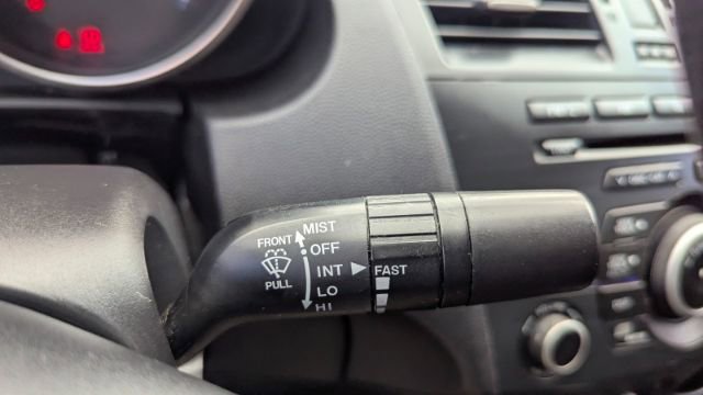 Used 2012 MAZDA MAZDA3 i Touring FWD image 33