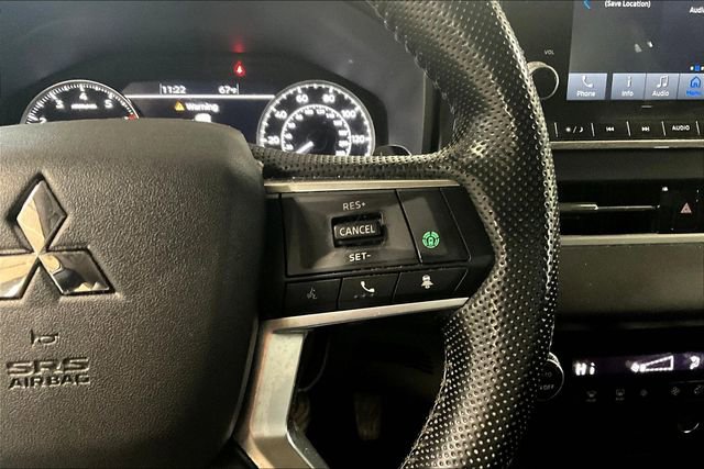 Used 2022 Mitsubishi Outlander SE image 17