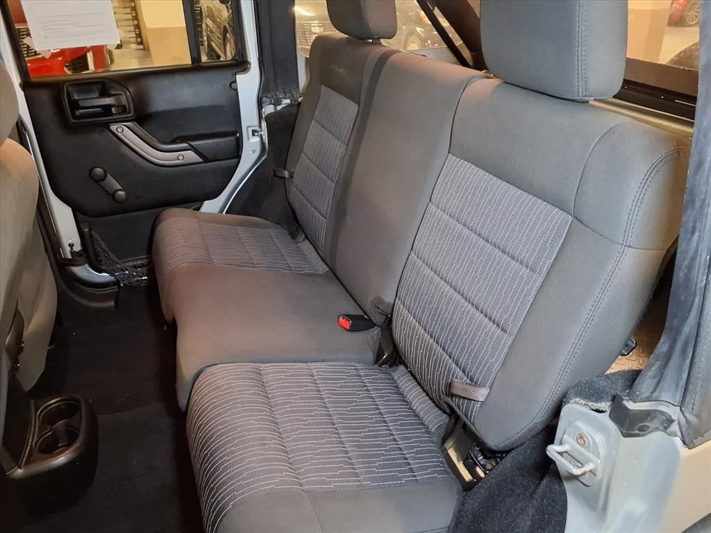 Used 2012 Jeep Wrangler Unlimited Sport w/ Connectivity Group image 15