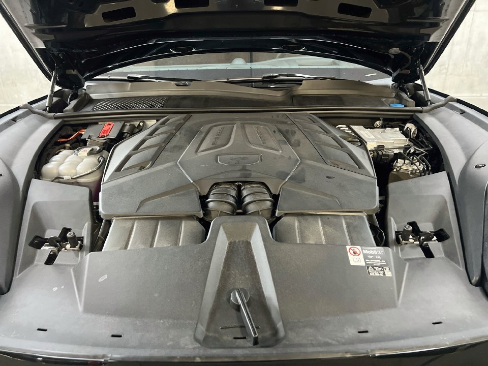 Certified 2025 Porsche Cayenne GTS AWD/4WD image 32