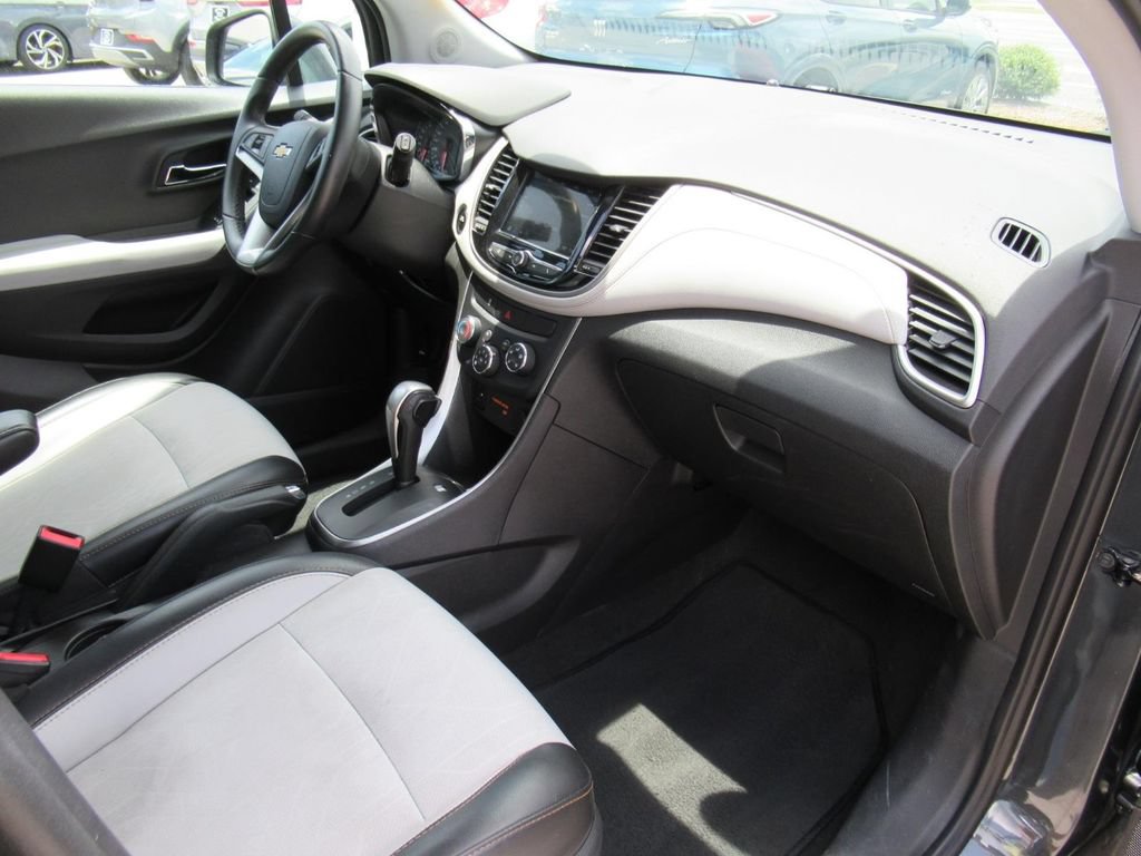 Used 2018 Chevrolet Trax LT w/ Driver Confidence Package FWD image 11