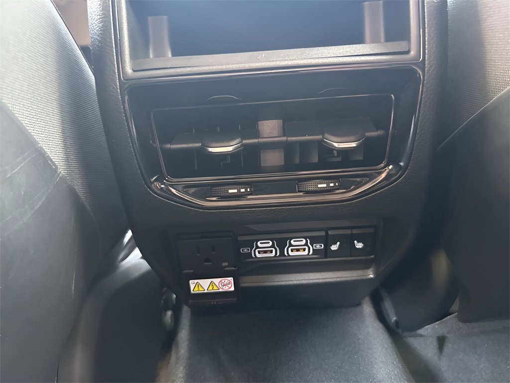 Used 2022 Jeep Grand Cherokee Limited 4xe image 18