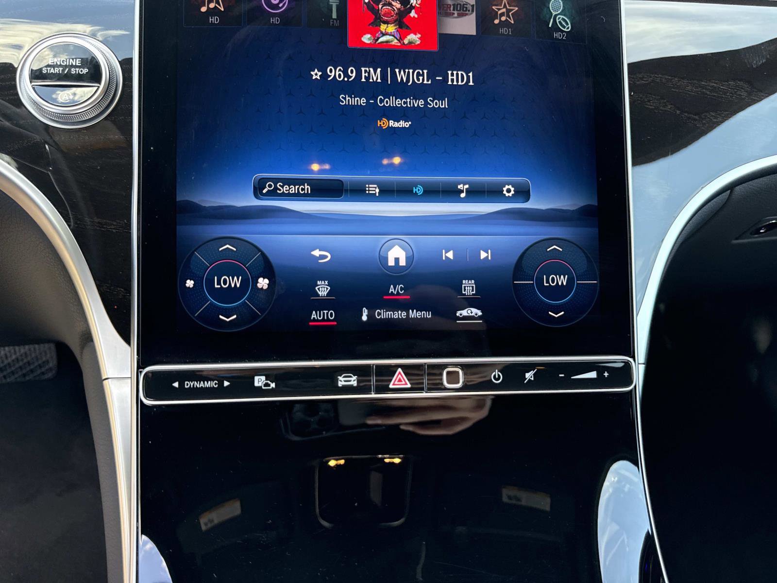 Used 2024 Mercedes-Benz GLC 300 4MATIC image 27