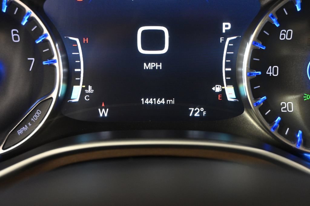 Used 2017 Chrysler Pacifica Touring-L Plus FWD image 27