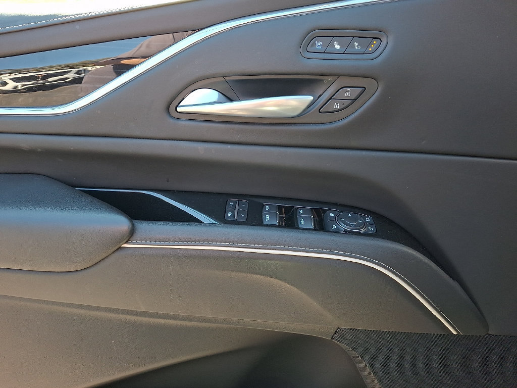 Certified 2024 Cadillac Escalade ESV V AWD/4WD image 15