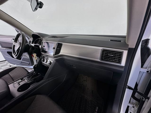 Used 2018 Volkswagen Atlas Launch Edition FWD image 28