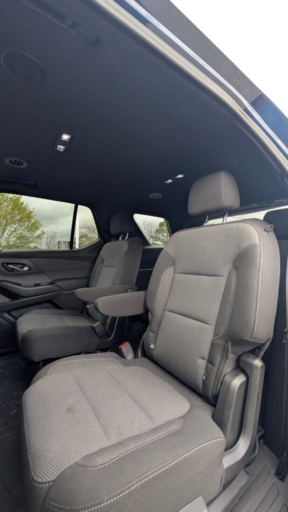 Used 2023 Chevrolet Traverse LT image 7