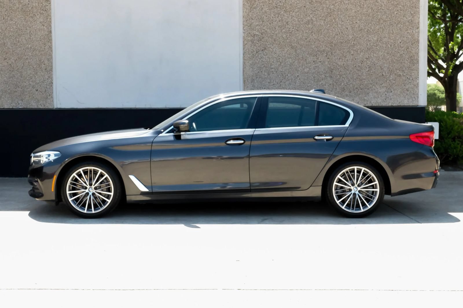 Used 2018 BMW 530i RWD image 14