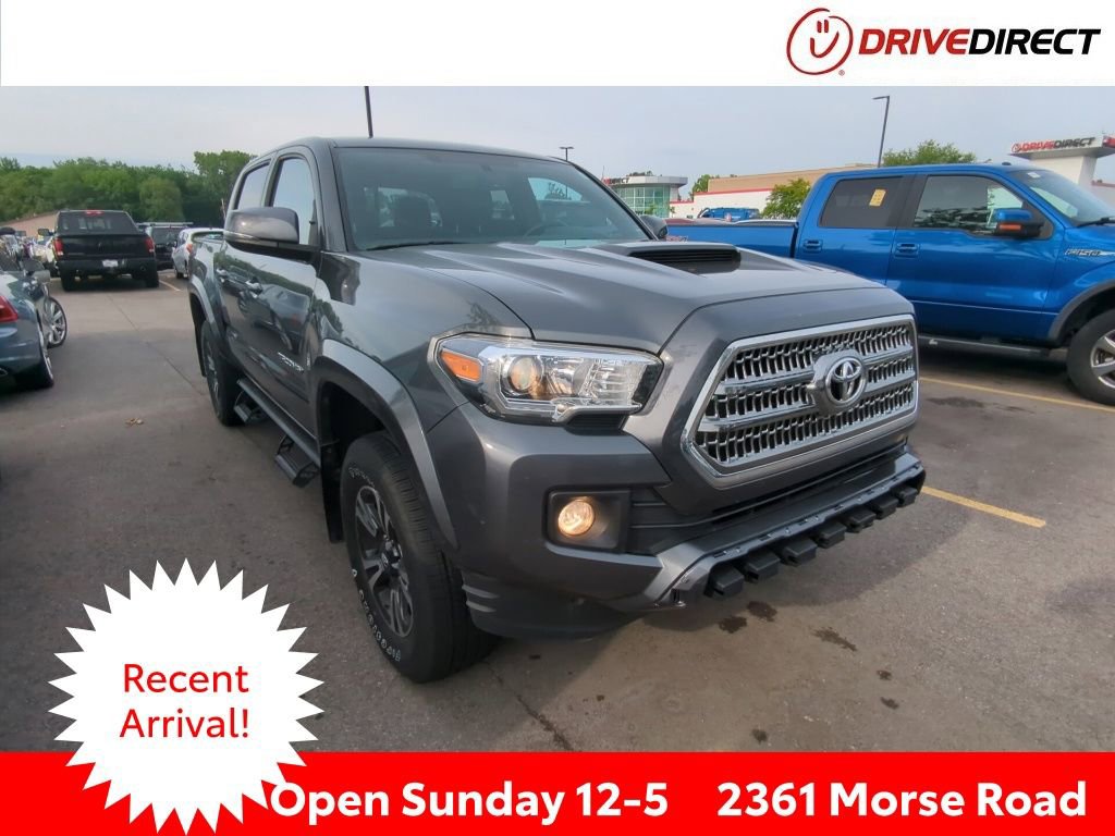 Used 2016 Toyota Tacoma TRD Sport w/ Towing Package AWD/4WD video 1