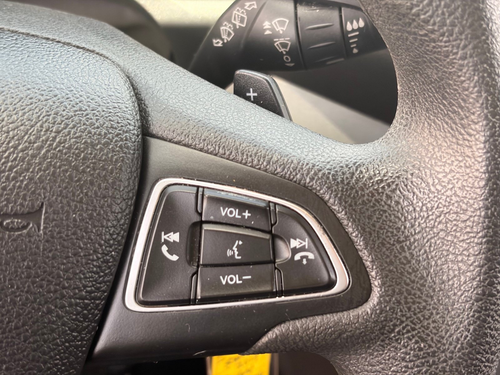 Used 2017 Ford Escape SE FWD image 27