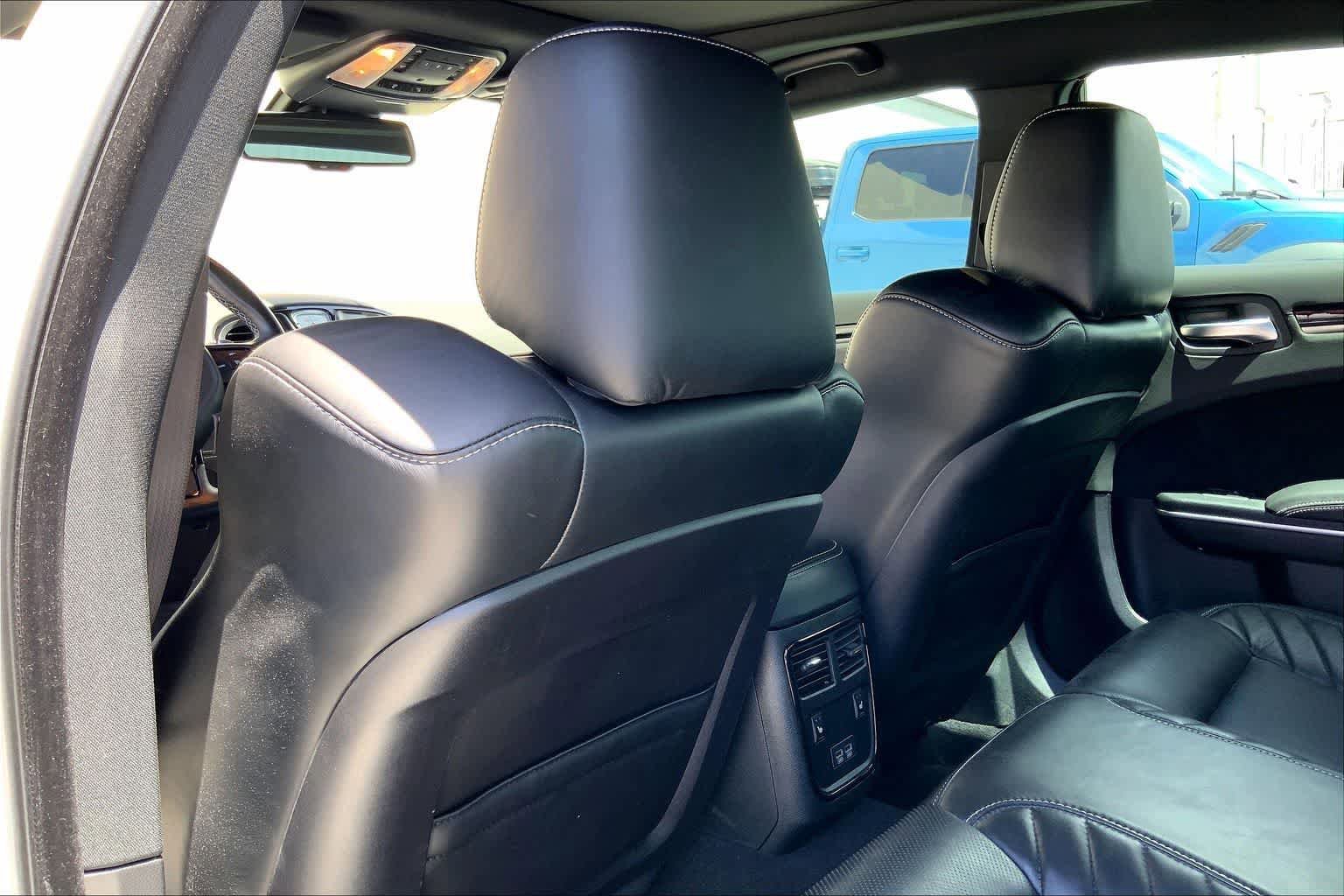 Used 2023 Chrysler 300 C RWD image 13