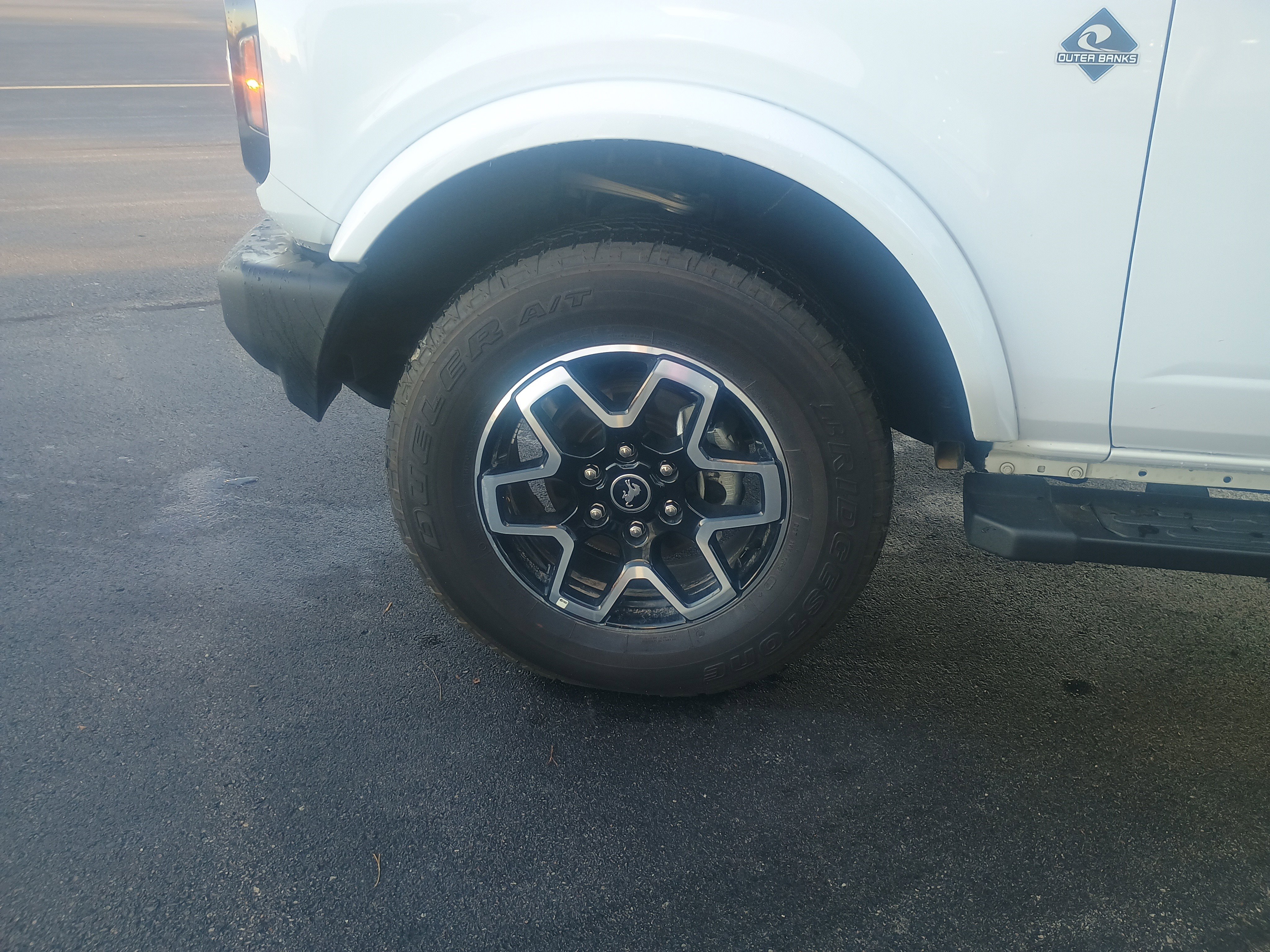 Certified 2024 Ford Bronco Outer Banks image 4