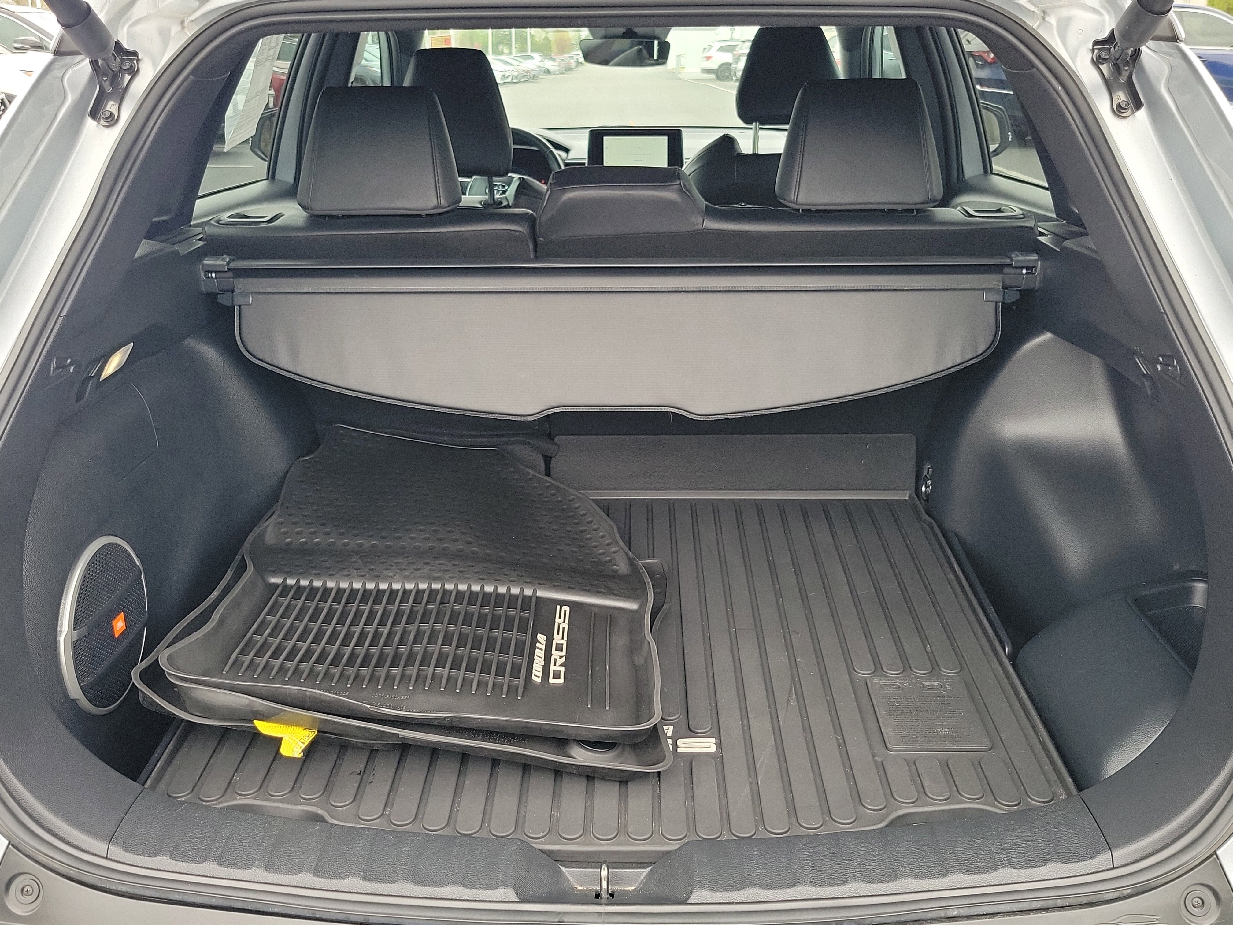 Used 2025 Toyota Corolla Cross AWD Hybrid w/ Convenience Package image 9