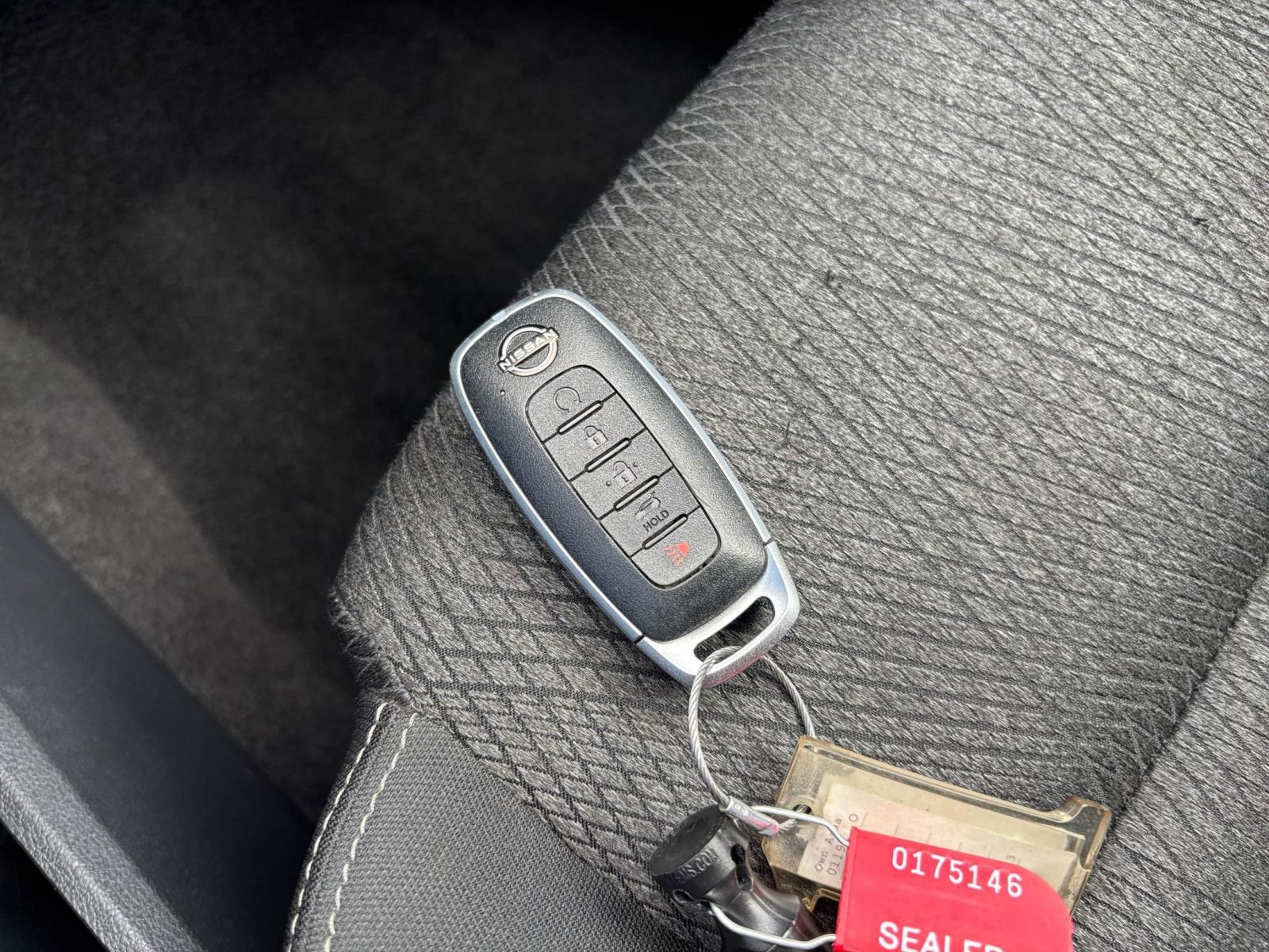 Used 2025 Nissan Rogue SV FWD image 21