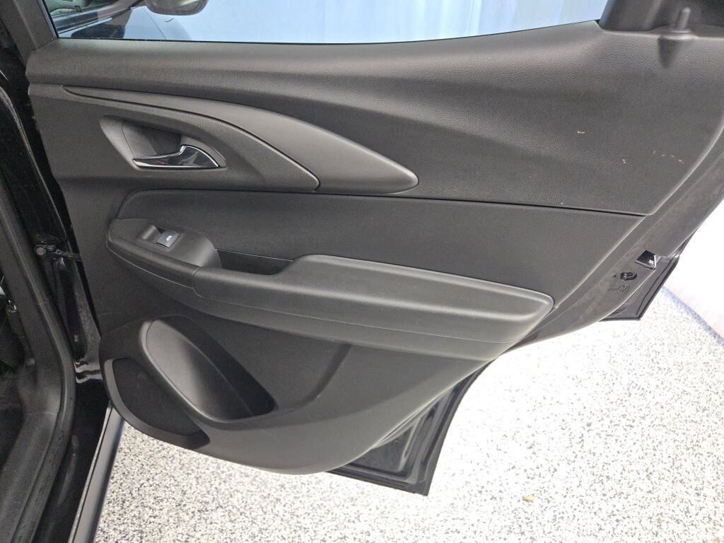 Used 2024 Chevrolet TrailBlazer LT AWD/4WD image 10