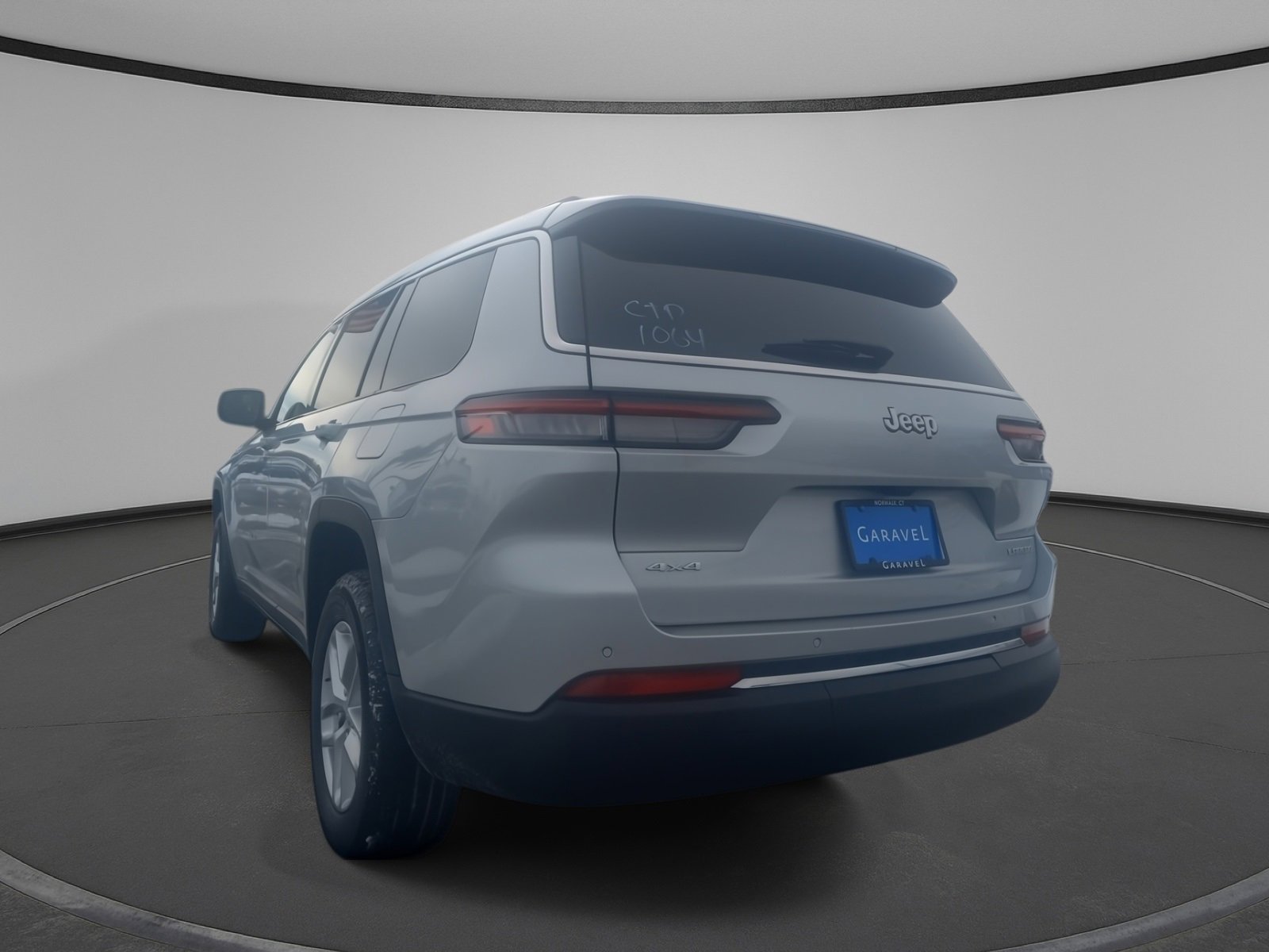 Used 2024 Jeep Grand Cherokee L Laredo w/ Luxury Tech Group I image 4