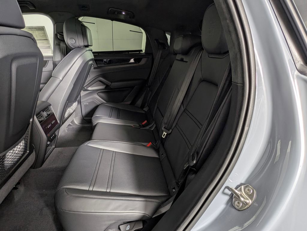 New 2026 Porsche Cayenne GTS image 24