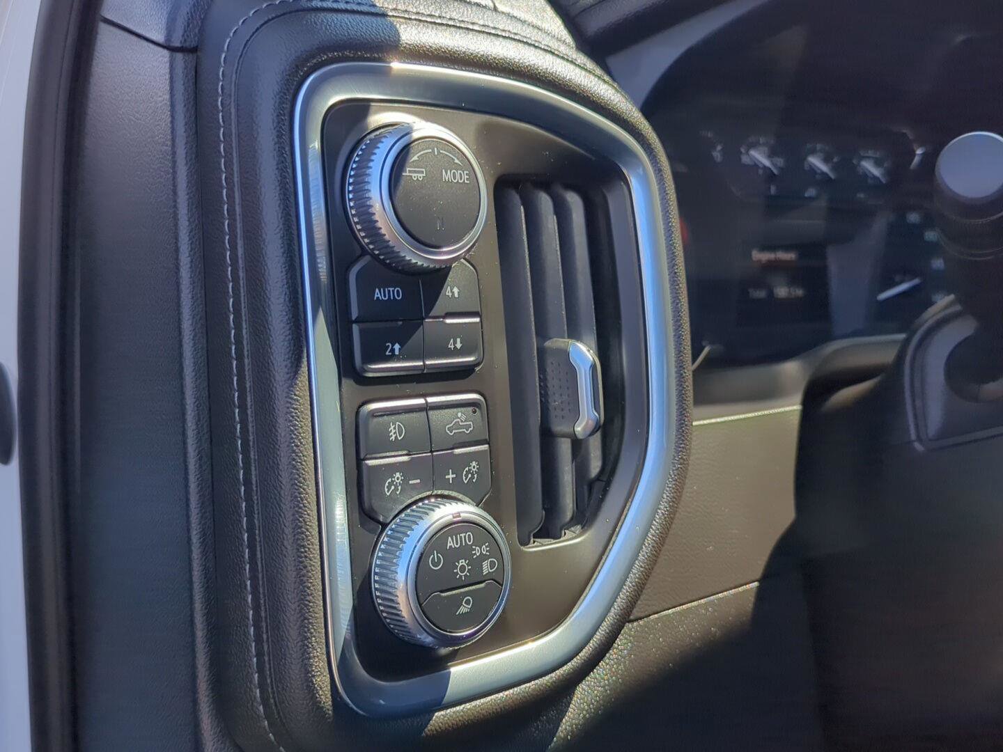 Used 2021 GMC Sierra 3500 SLT w/ SLT Premium Package AWD/4WD image 19