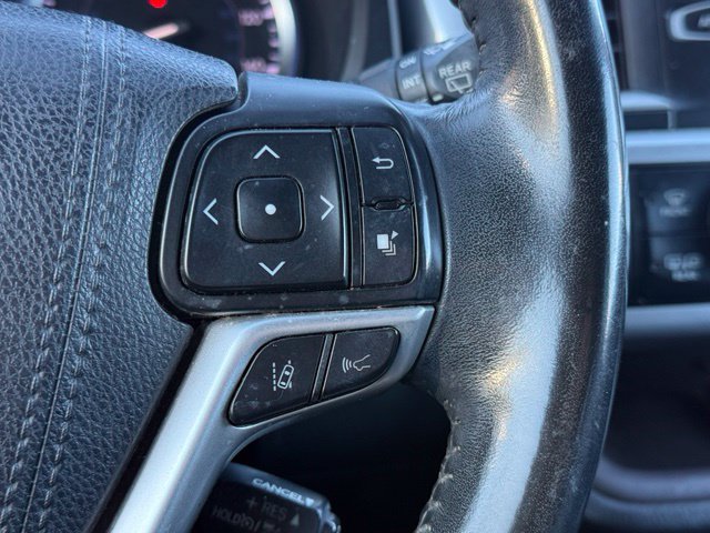 Used 2018 Toyota Highlander XLE AWD/4WD image 26