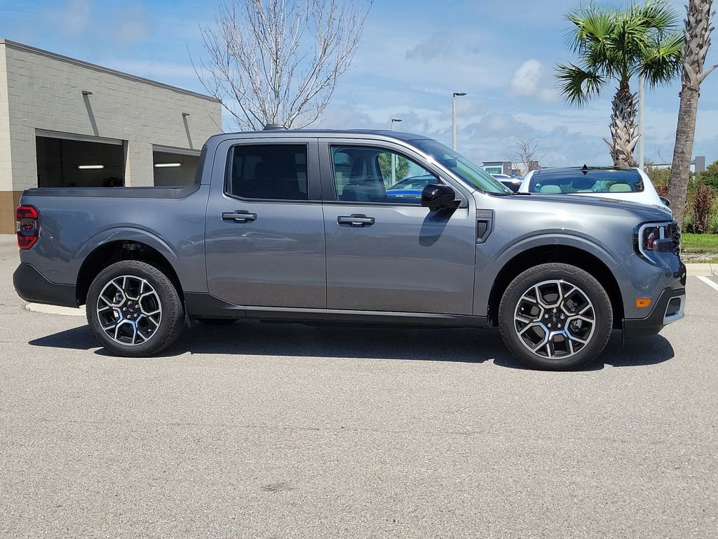 Used 2025 Ford Maverick Lariat image 3