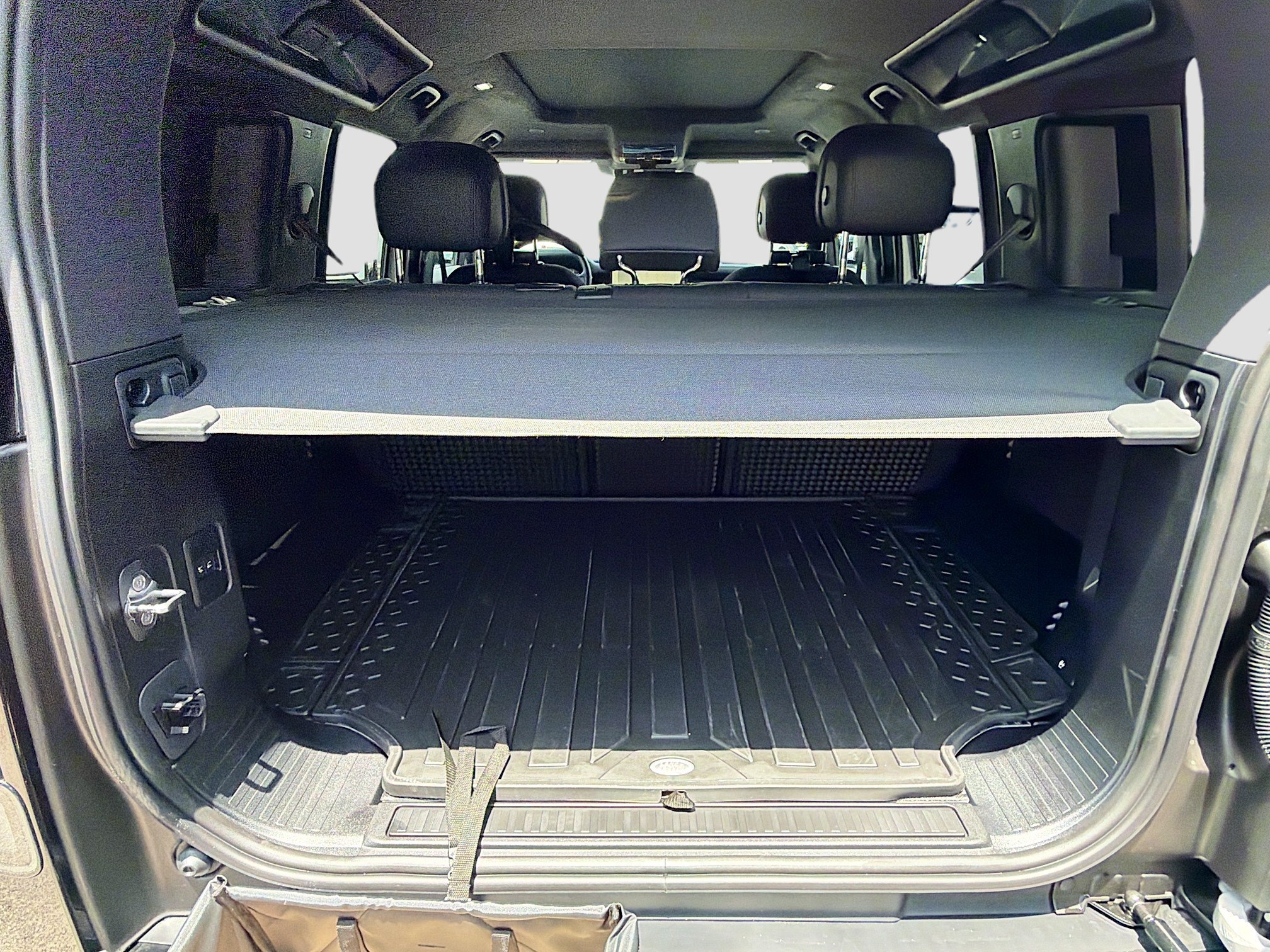 New 2026 Land Rover Defender 110 X AWD/4WD image 11