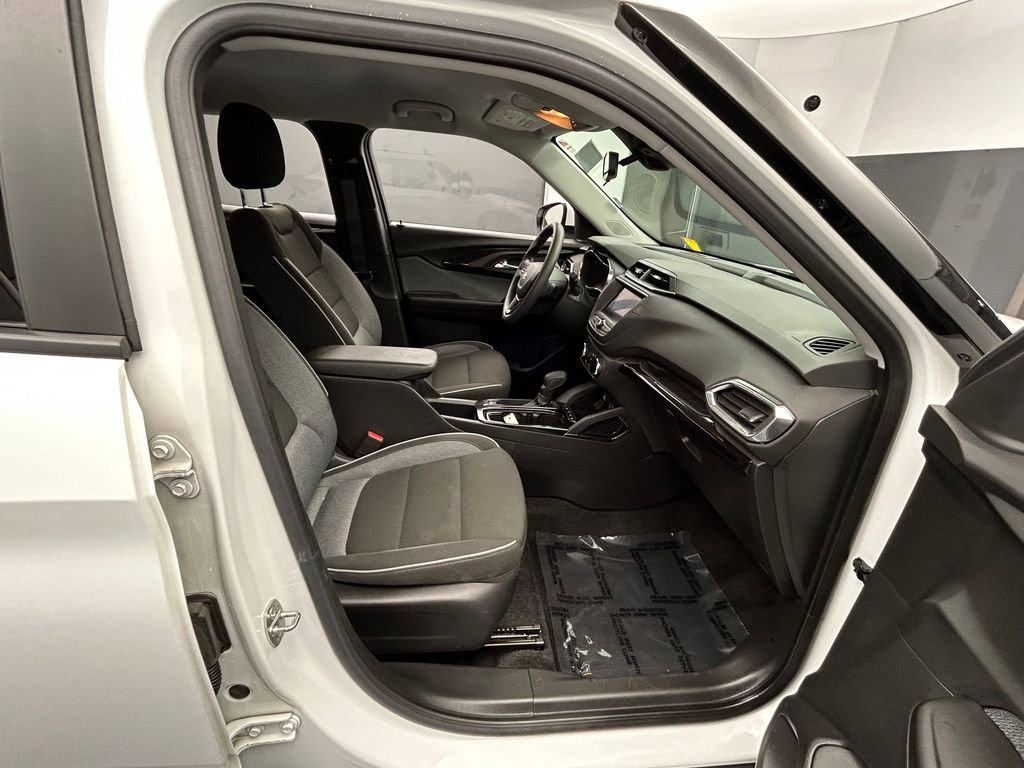 Used 2023 Chevrolet TrailBlazer LT image 36