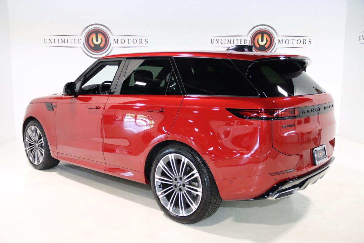 Used 2025 Land Rover Range Rover Sport Dynamic SE AWD/4WD image 3