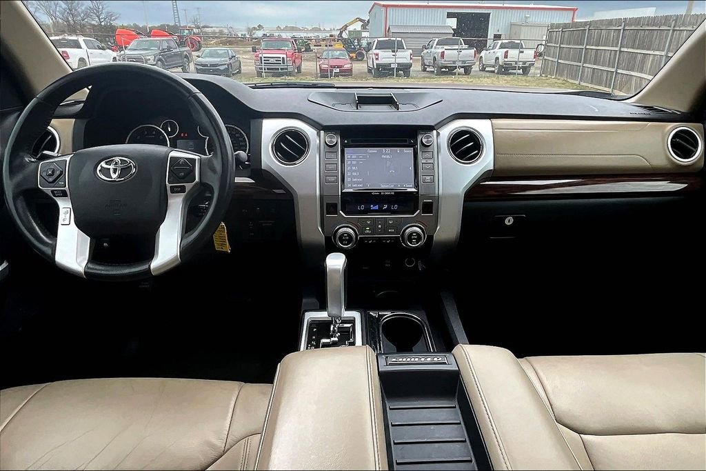 Used 2016 Toyota Tundra Limited w/ Limited Premium Package RWD image 15