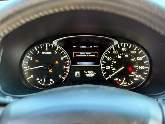 Used 2015 Nissan Pathfinder SL FWD image 12
