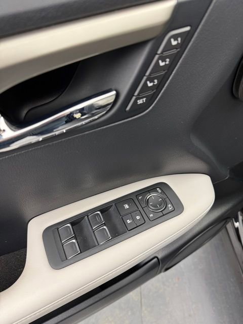 Used 2021 Lexus RX 350L Premium w/ Premium Package AWD/4WD image 37
