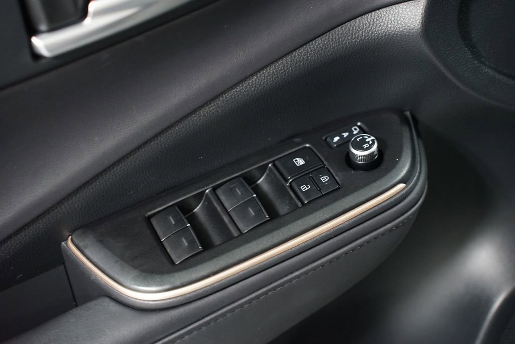 Certified 2023 Toyota Crown AWD/4WD image 30