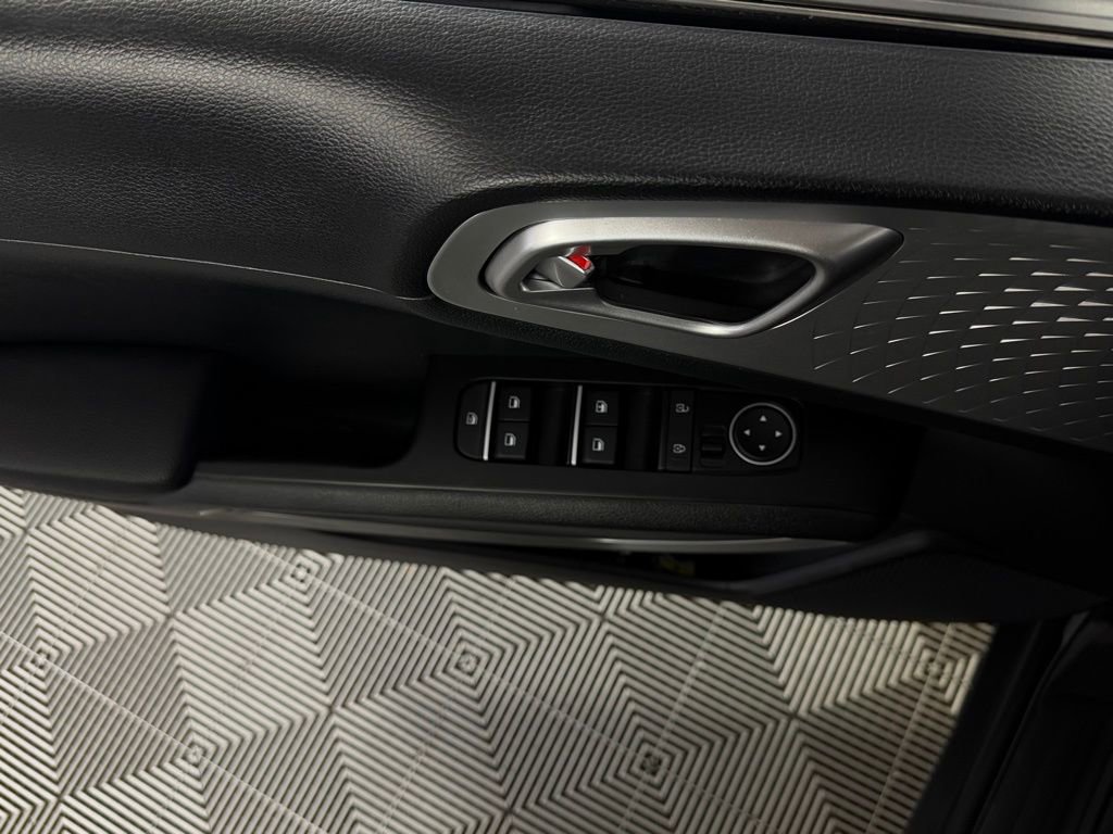 Used 2025 Kia Soul LX image 25