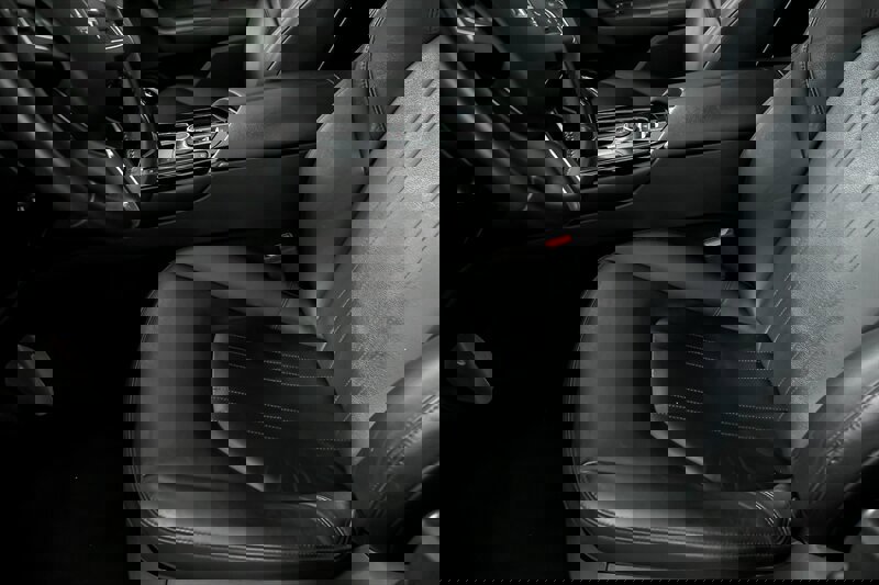 Used 2018 Maserati Levante image 19