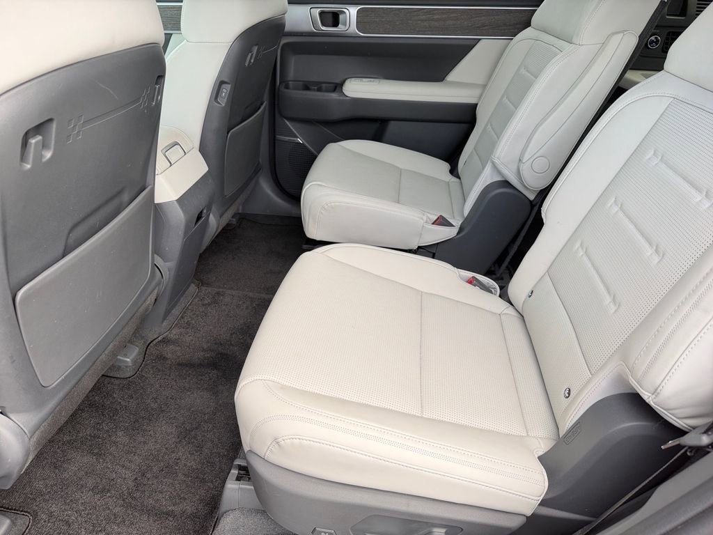 Used 2025 Hyundai Santa Fe Calligraphy image 12