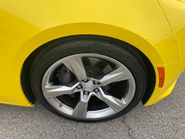 Used 2018 Chevrolet Camaro SS RWD image 24