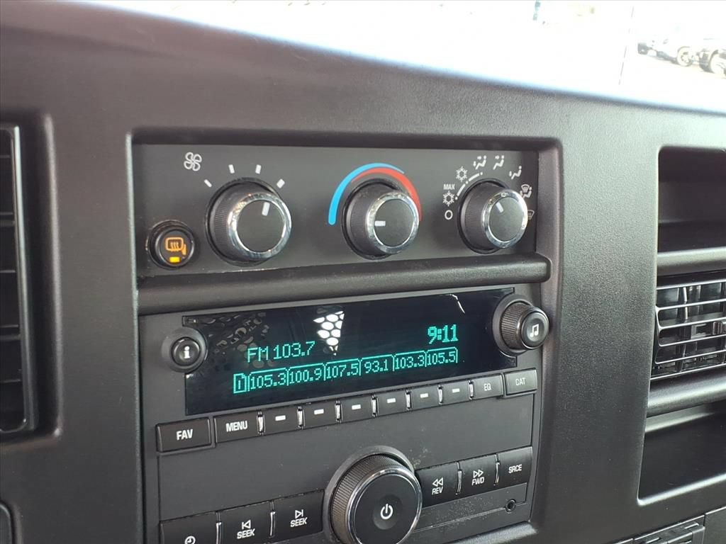 Used 2025 Chevrolet Express 2500 w/ Driver Convenience Package RWD image 6