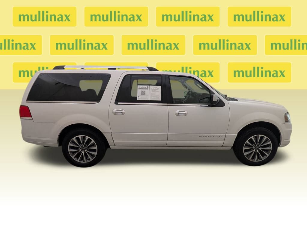 Used 2015 Lincoln Navigator L 2WD image 2