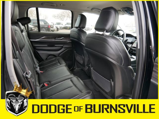 Used 2023 Jeep Grand Cherokee Limited image 16